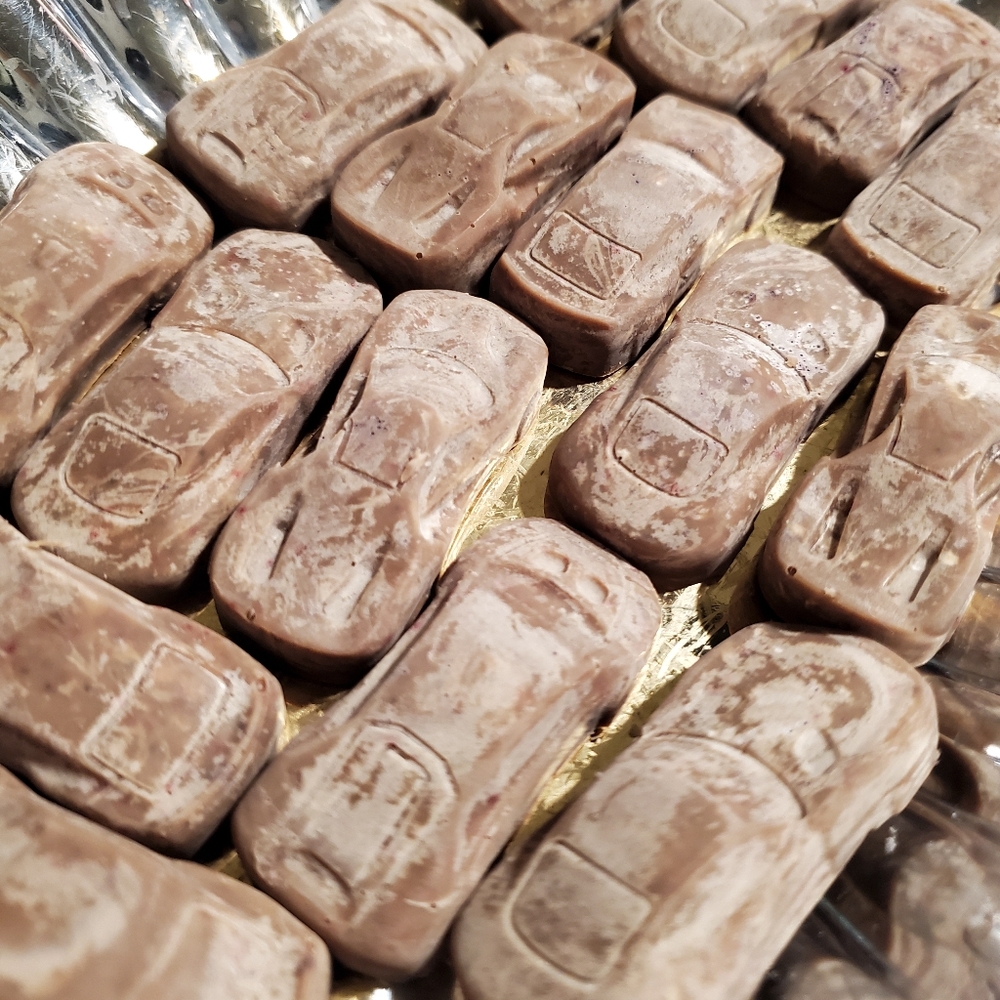 ☕️2/$15 12 Car Shaped Wax Melts ~ Coffee Shop Scent ~ Homemade Soy Wax Melts - Picture 10 of 12